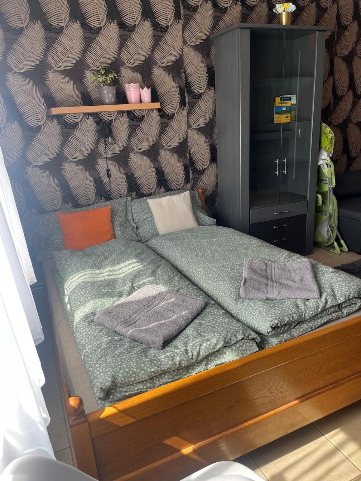 Tejfeles Vendeghaz Apartment Porva Екстериор снимка