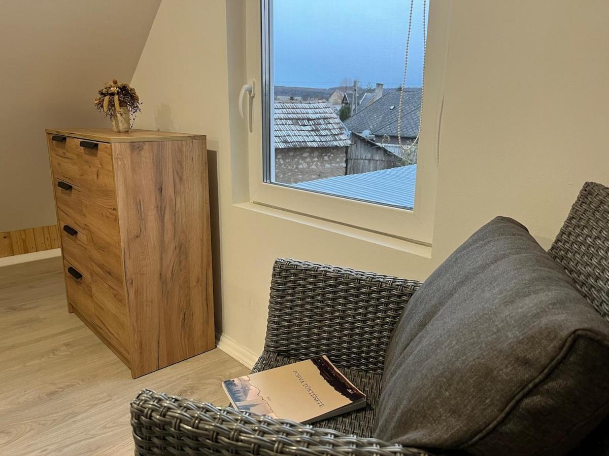 Tejfeles Vendeghaz Apartment Porva Екстериор снимка