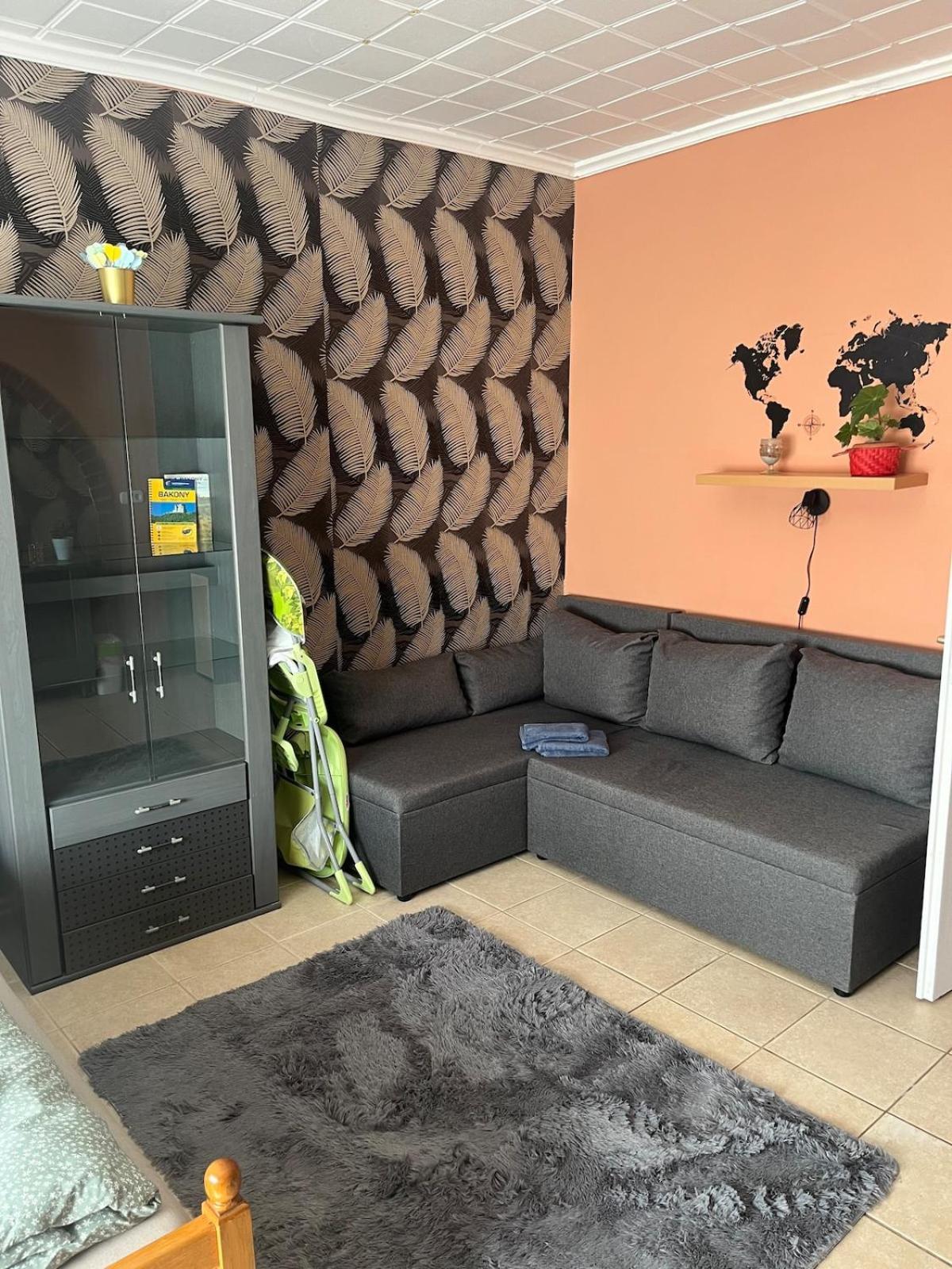 Tejfeles Vendeghaz Apartment Porva Екстериор снимка