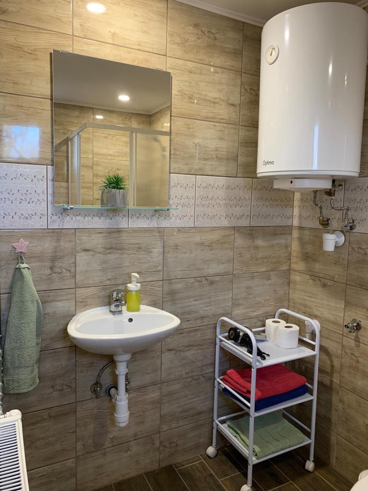 Tejfeles Vendeghaz Apartment Porva Екстериор снимка